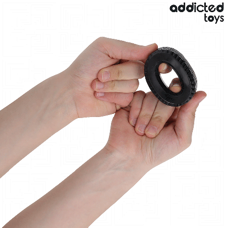 Inel pentru penis ADDICTED TOYS Extra Thick Cock Ring, design în formă de anvelopă, diametru 2.8 cm, negru